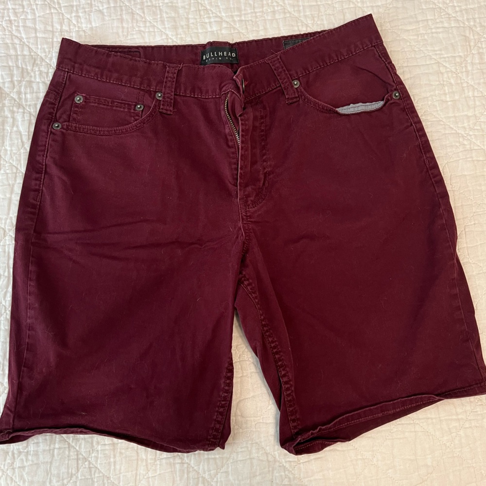 Bullhead Denim & CO. Mens shorts size 32 with a 9in inseam